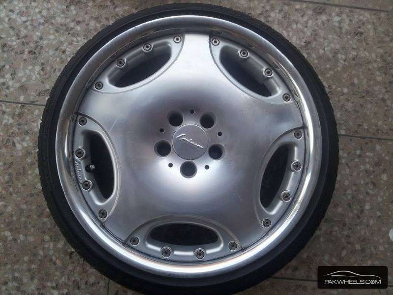 19inch AMG wheels+tyres For Sale Image-1