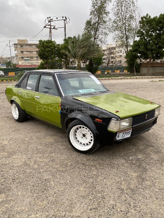 ٹویوٹا کرولا - 1982 Green chilli Image-1