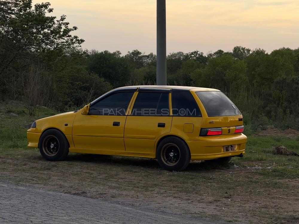 Suzuki Cultus - 2014 Bumblebee  Image-1