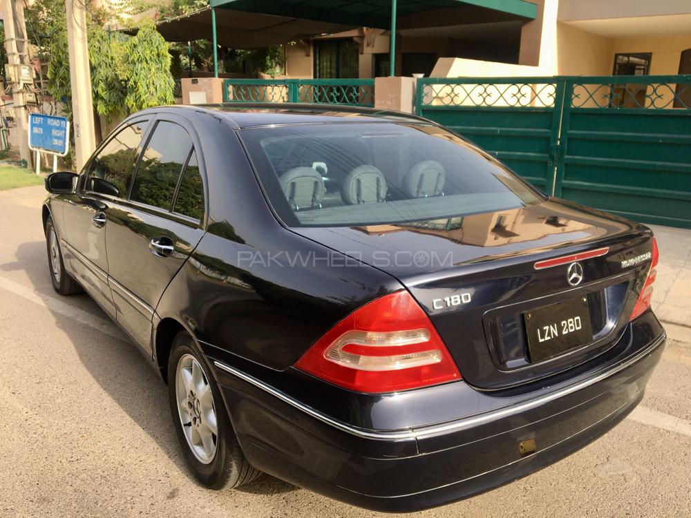 Mercedes Benz C Class 2004 for Sale in Lahore Image-1