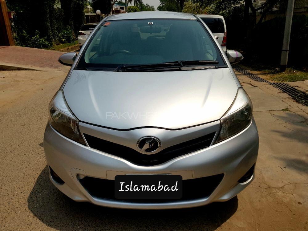 Toyota Vitz 2012 for Sale in Kharian Image-1
