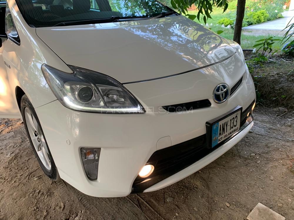 Toyota Prius 2015 for Sale in Swat Image-1