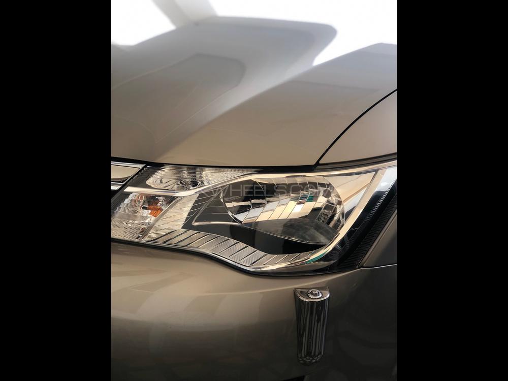 Toyota Corolla Axio 2015 for Sale in Multan Image-1