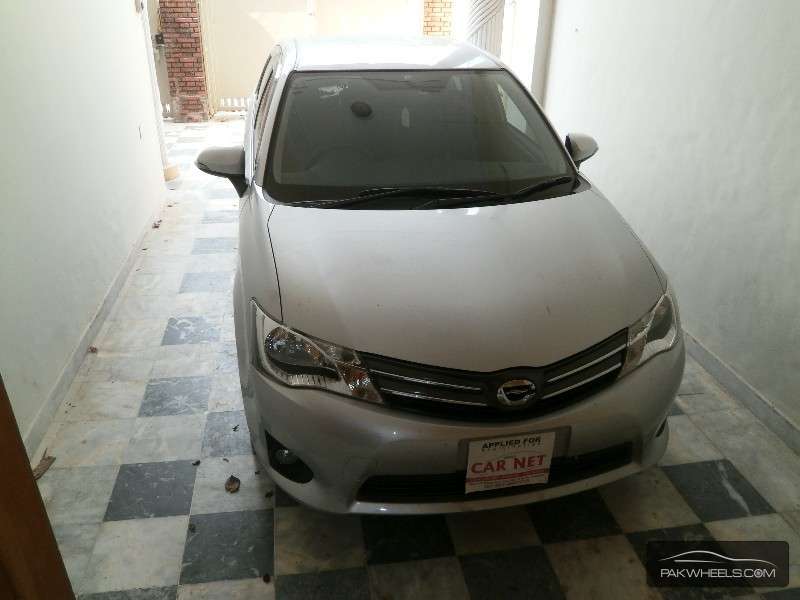 Toyota Corolla Axio 2012 for Sale in Lahore Image-1