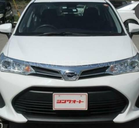 Toyota Corolla Axio 2018 for Sale in Karachi Image-1