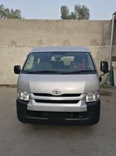 Toyota Hiace TRH 214 2016 for Sale in Lahore
