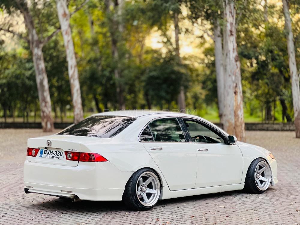 ہونڈا اکارڈ - 2005 Mughal Accord Image-1