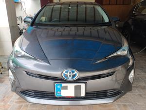 Toyota Prius S Touring Selection 2017 for Sale in Multan