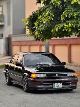 ٹویوٹا کرولا - 1990