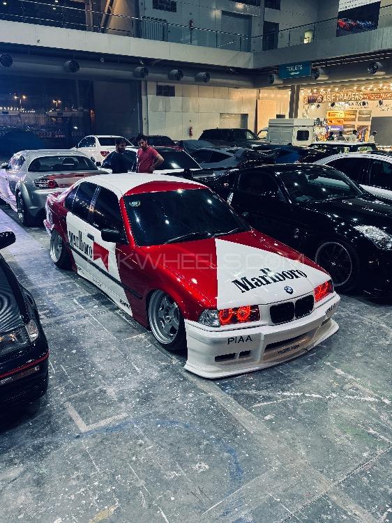 بی ایم ڈبلیو 3 سیریز - 1995 Marlboro 36 Image-1
