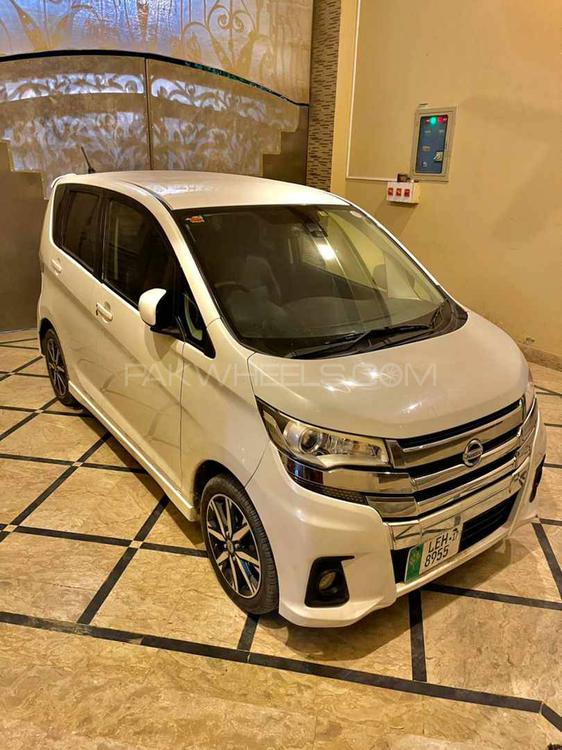 Nissan Dayz Highway Star 2017 for Sale in Zahir Peer Image-1