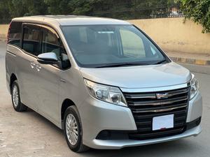 Toyota Noah X SPECIAL EDITION 2015 for Sale