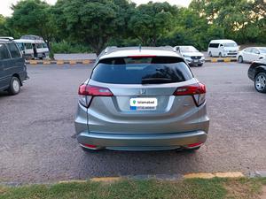 Honda Vezel Hybrid Z Style Edition 2014 for Sale in Islamabad