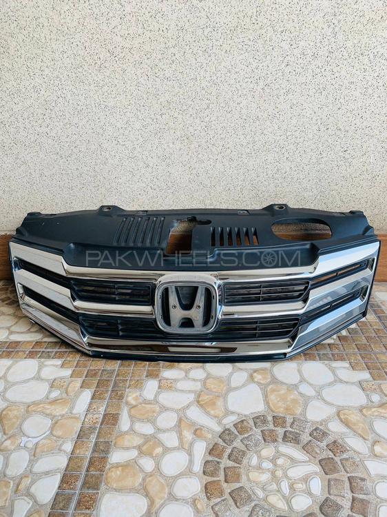 Buy Front Grill Honda City 2015-16 in Lahore | PakWheels