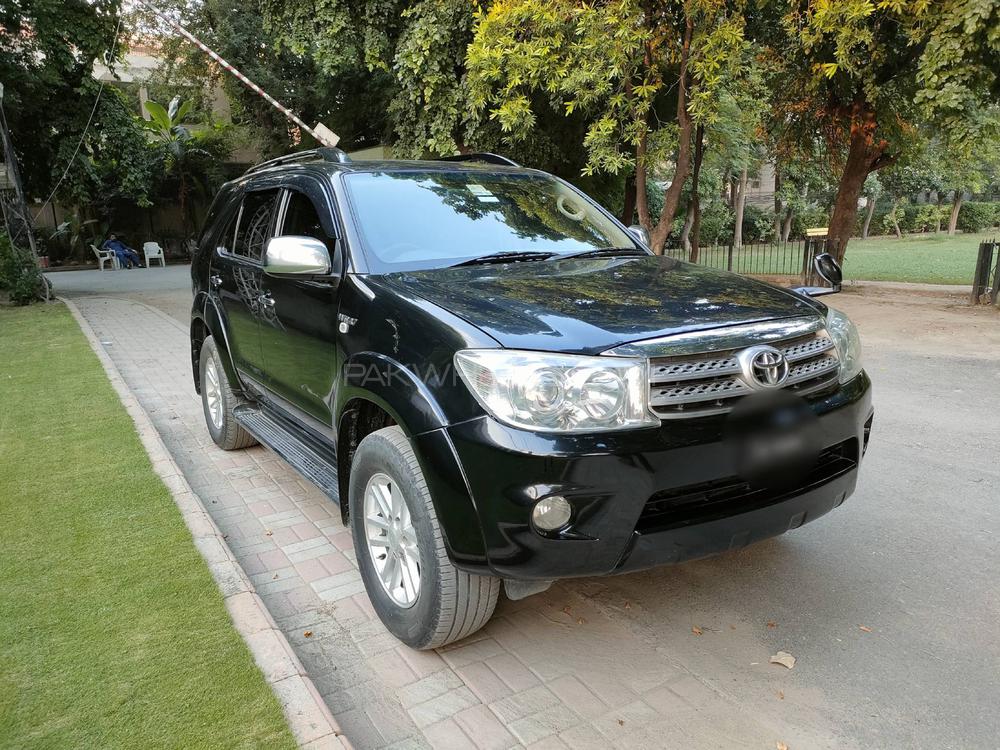 Toyota Fortuner 2011 for Sale in Lahore Image-1