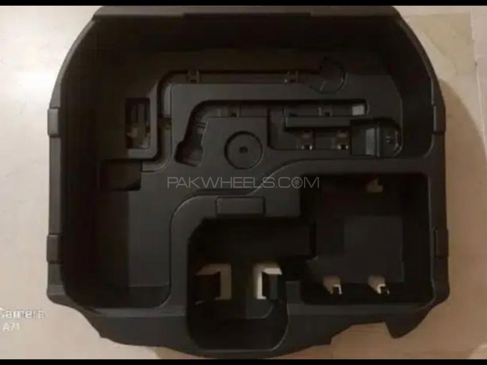 toyota aqua trunk tool kit box Image-1