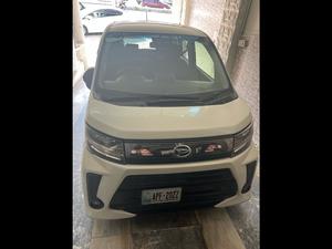 Daihatsu Move Custom X 2017 for Sale in Abbottabad