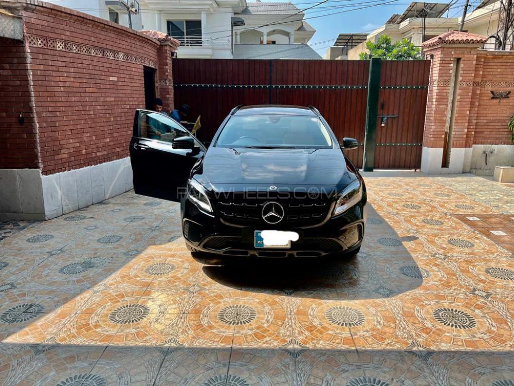 Mercedes Benz GLA Class 2019 for Sale in Faisalabad Image-1