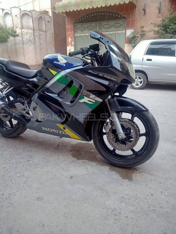 Used Honda CBR 600RR 1999 Bike for sale in Peshawar - 411307 | PakWheels