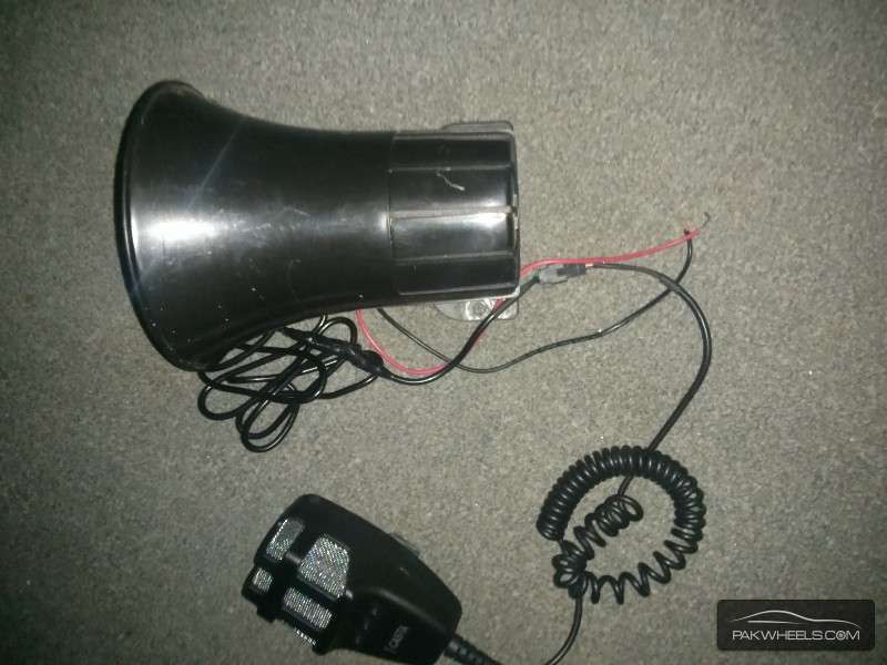 police horn with mice For Sale Image-1
