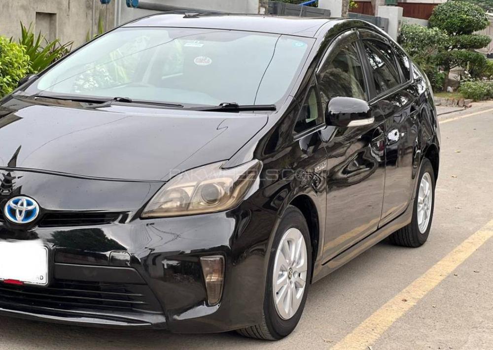 Toyota Prius S Led Edition For Sale In Lahore Pakwheels