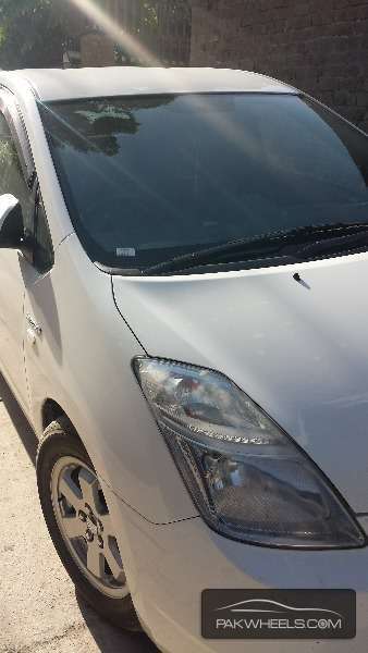 Toyota Prius 2010 for Sale in Shorkot Image-1