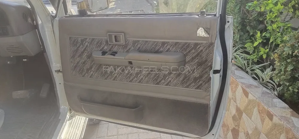 Toyota Land Cruiser 1985 for Sale in Karachi Toyota Land Cruiser 1985 for Sale in Karachi Image-9