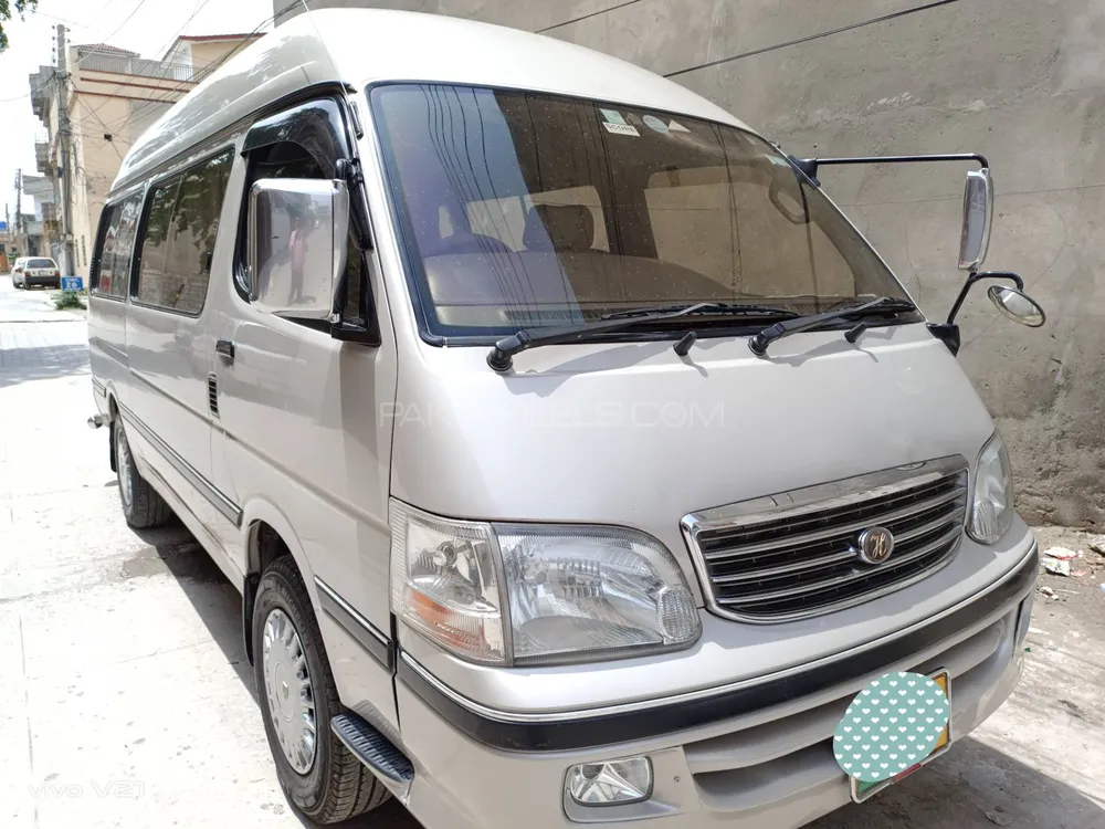 Toyota Hiace 2004 for Sale in Islamabad Image-1
