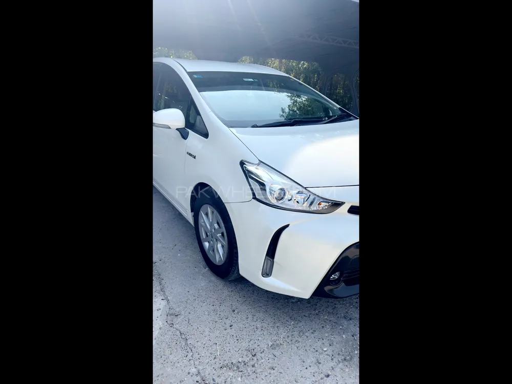 Toyota Prius Alpha 2015 for Sale in Mangla Image-1