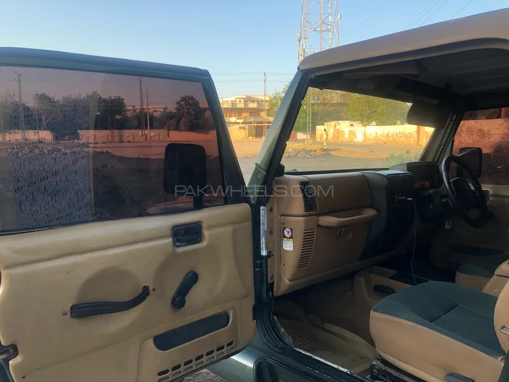 جیپ رینگلر 2002 for Sale in حیدرآباد جیپ رینگلر 2002 for Sale in حیدرآباد Image-19