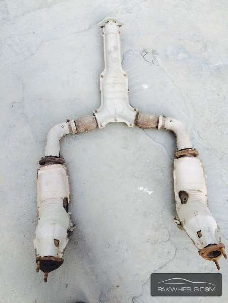 Nissan 350z stock exhaust system For Sale Image-1