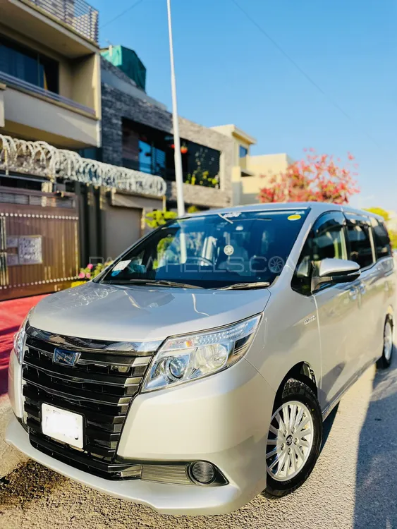 Toyota Noah 2016 for Sale in Islamabad Image-1