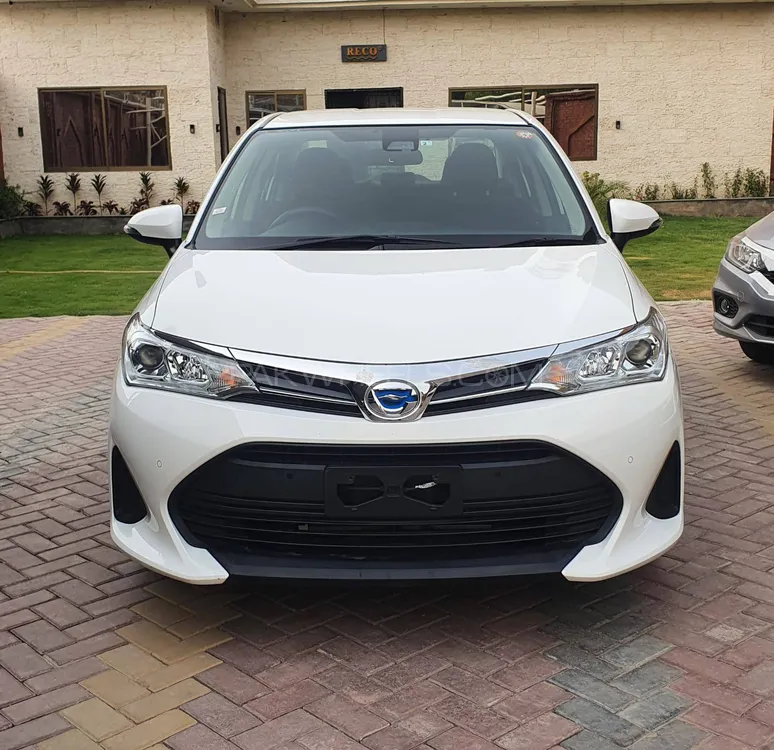 Toyota Corolla Axio 2019 for Sale in Lahore Image-1