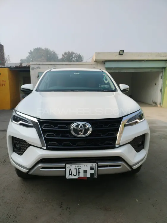 Toyota Fortuner 2.8 Sigma 4 2022 for sale in Lahore | PakWheels