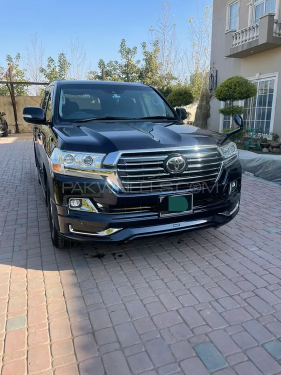 Toyota Land Cruiser 2016 for Sale in Islamabad Image-1