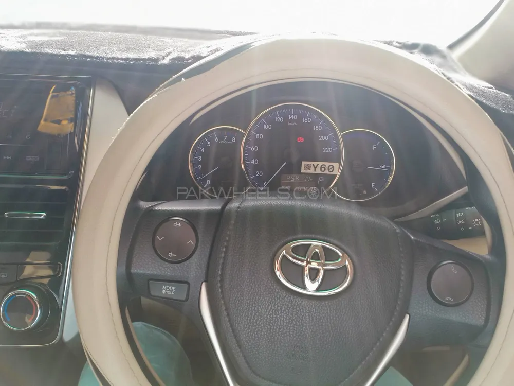 Toyota Yaris Sedan 2021 for Sale in Peshawar Image-1