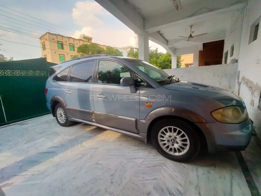 SsangYong Stavic 2005 for Sale in Islamabad Image-1