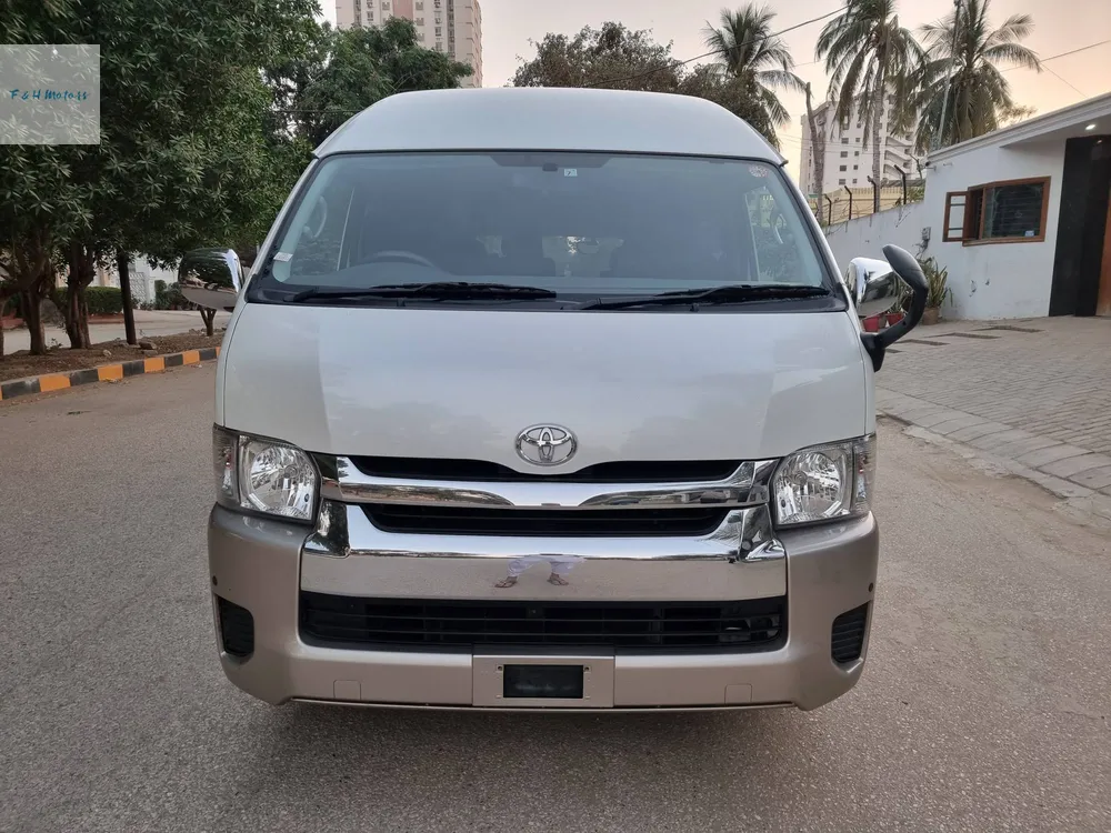 Toyota Hiace 2017 for Sale in Karachi Image-1