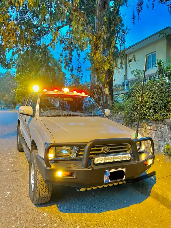 Toyota Hilux 1999 for Sale in Islamabad Image-1