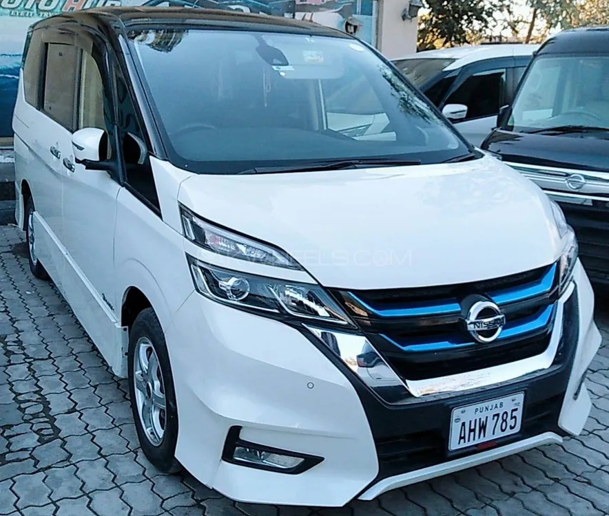 Nissan Serena HIGHWAY STAR 2019 for sale in Lahore | PakWheels