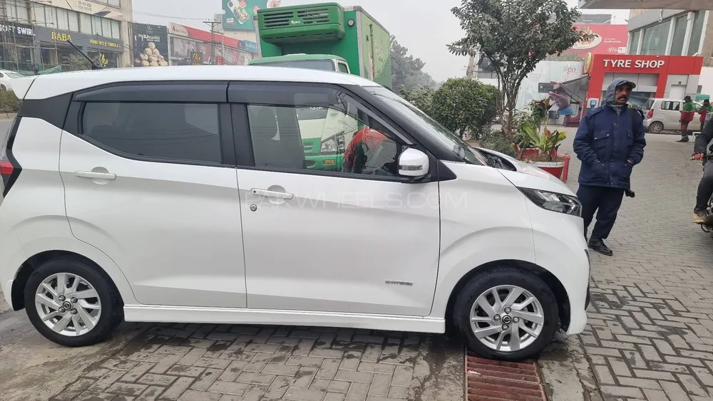 Nissan Dayz Highway Star 2019 for Sale in Lahore Image-1
