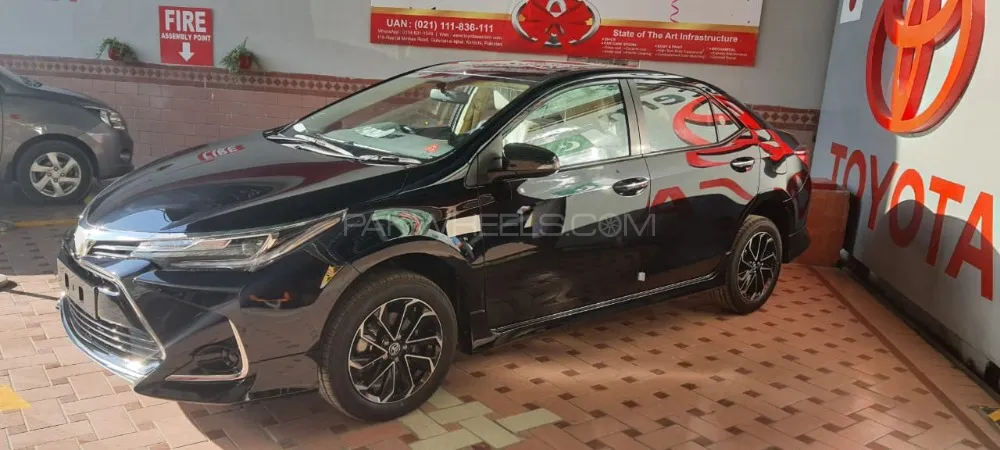 Toyota Corolla 2023 for Sale in Karachi Image-1