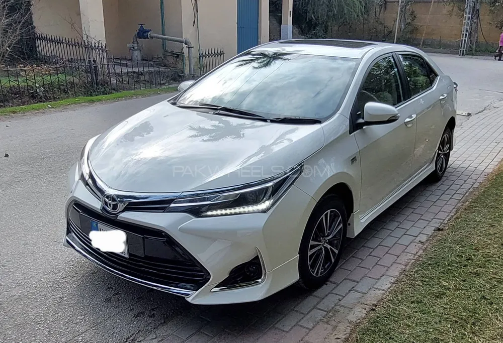 Toyota Corolla 2022 for Sale in Peshawar Image-1