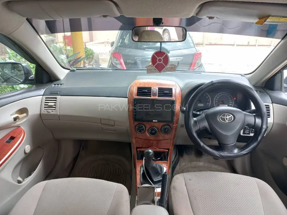 Toyota Corolla 2013 for Sale in Karachi Image-1