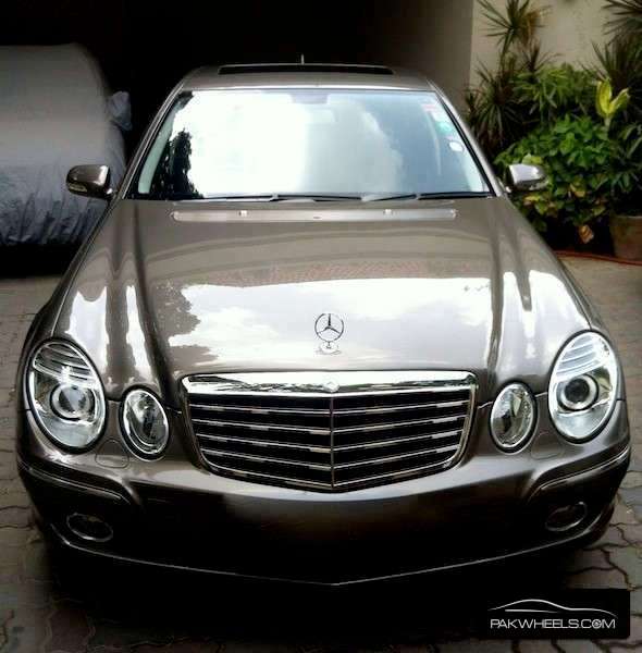Mercedes Benz E Class 2007 for Sale in Karachi Image-1