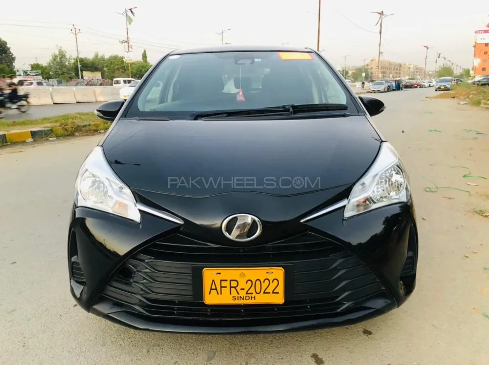 Toyota Vitz 2018 for Sale in Karachi Image-1