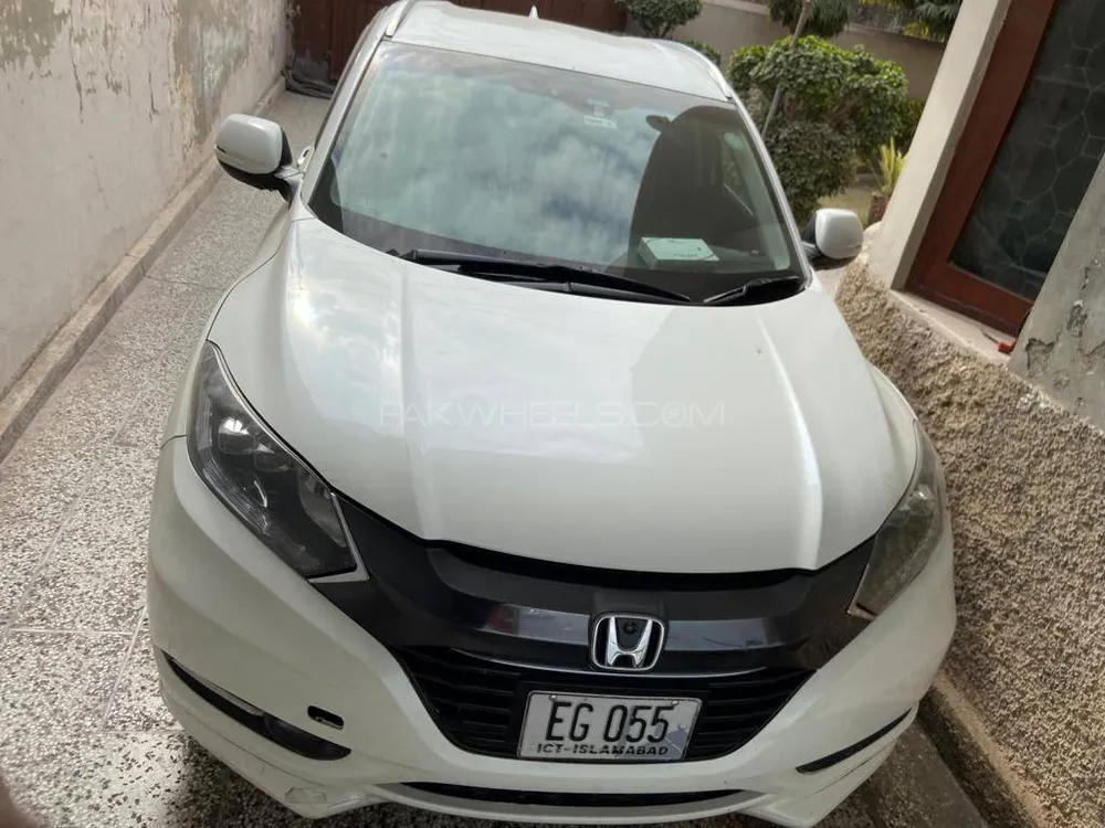 Honda Vezel 2015 for Sale in Multan Image-1