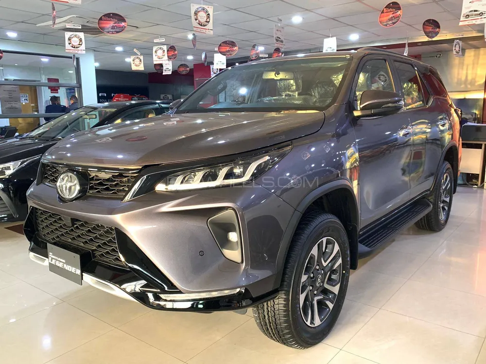 Toyota Fortuner Legender 2023 for sale in Lahore | PakWheels