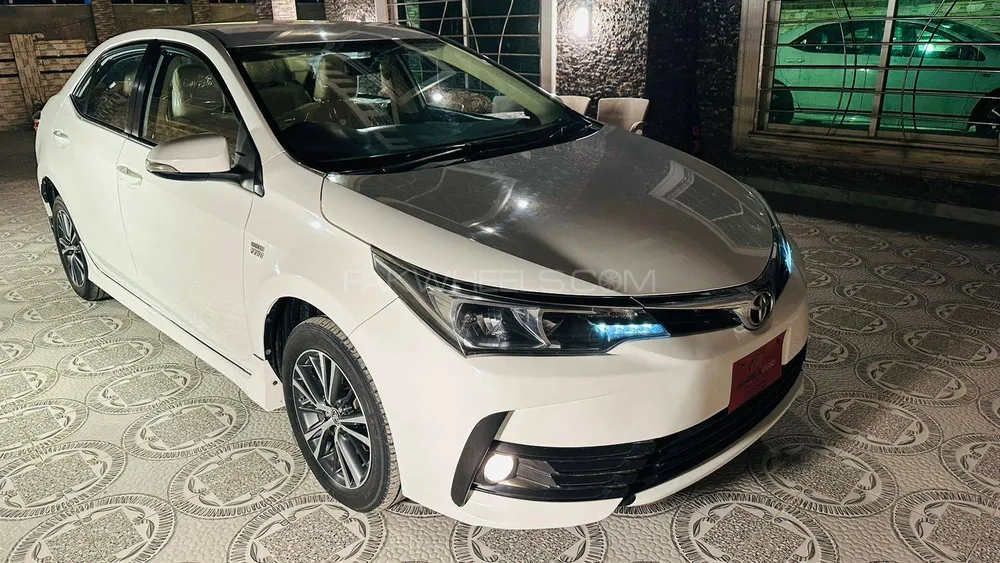 Toyota Corolla 2017 for Sale in Peshawar Image-1