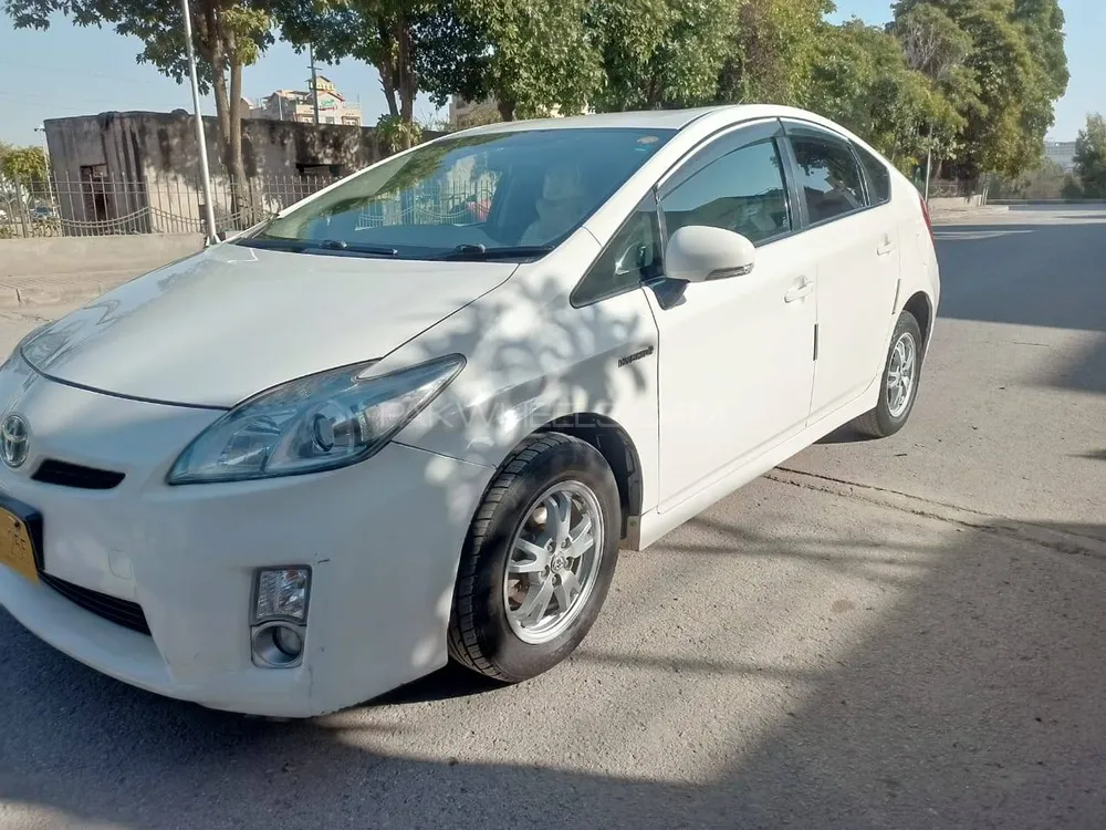 Toyota Prius 2011 for Sale in Islamabad Image-1